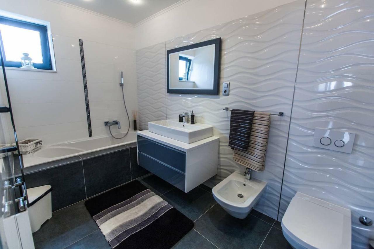 Villa Rina - Luxury Holiday Home Цриквениця Екстер'єр фото